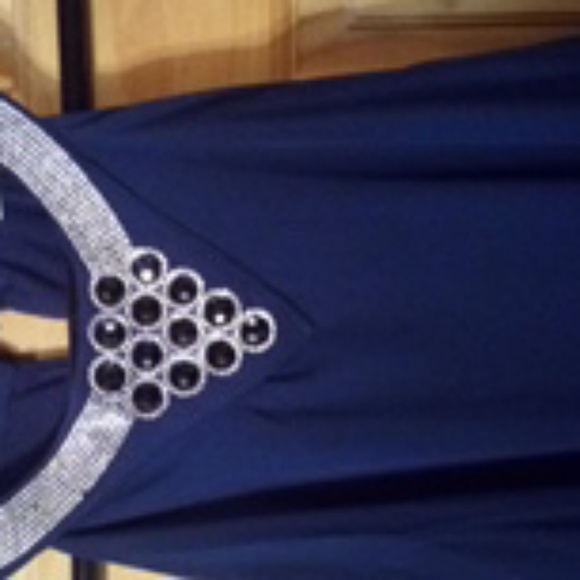 Dress - Picture 4 of 4